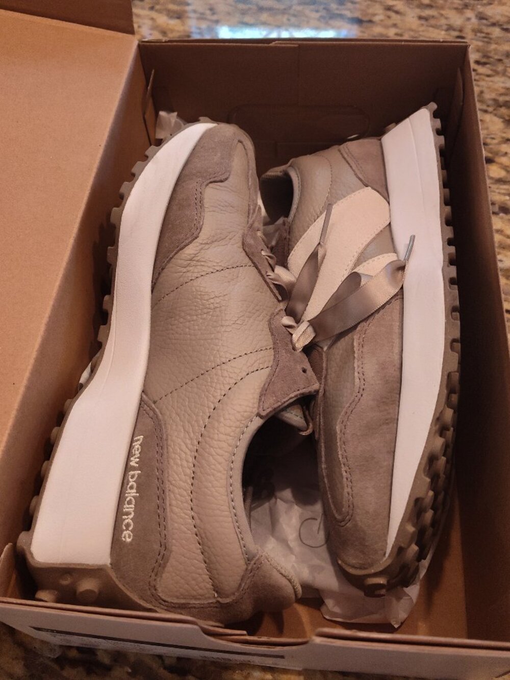 New Balance x CALIA 327 Lifestyle Sneakers (Women's Size 9) – NIB